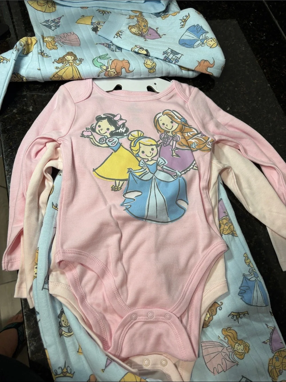 DISNEY Baby NWT 4-piece set, crew sweatshirt, matching pants, 2 bodysuits